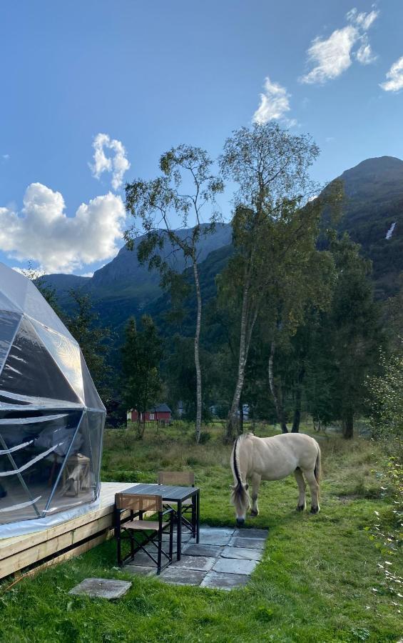 Olden Glamping - One With Nature Stryn Eksteriør bilde